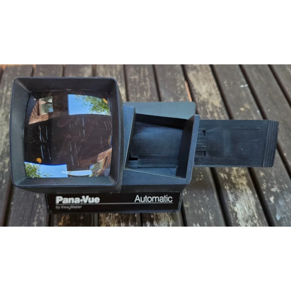 Vintage Pana-Vue Automatic Lighted 2x2 Slide Viewer View-Master Tyco Boxed